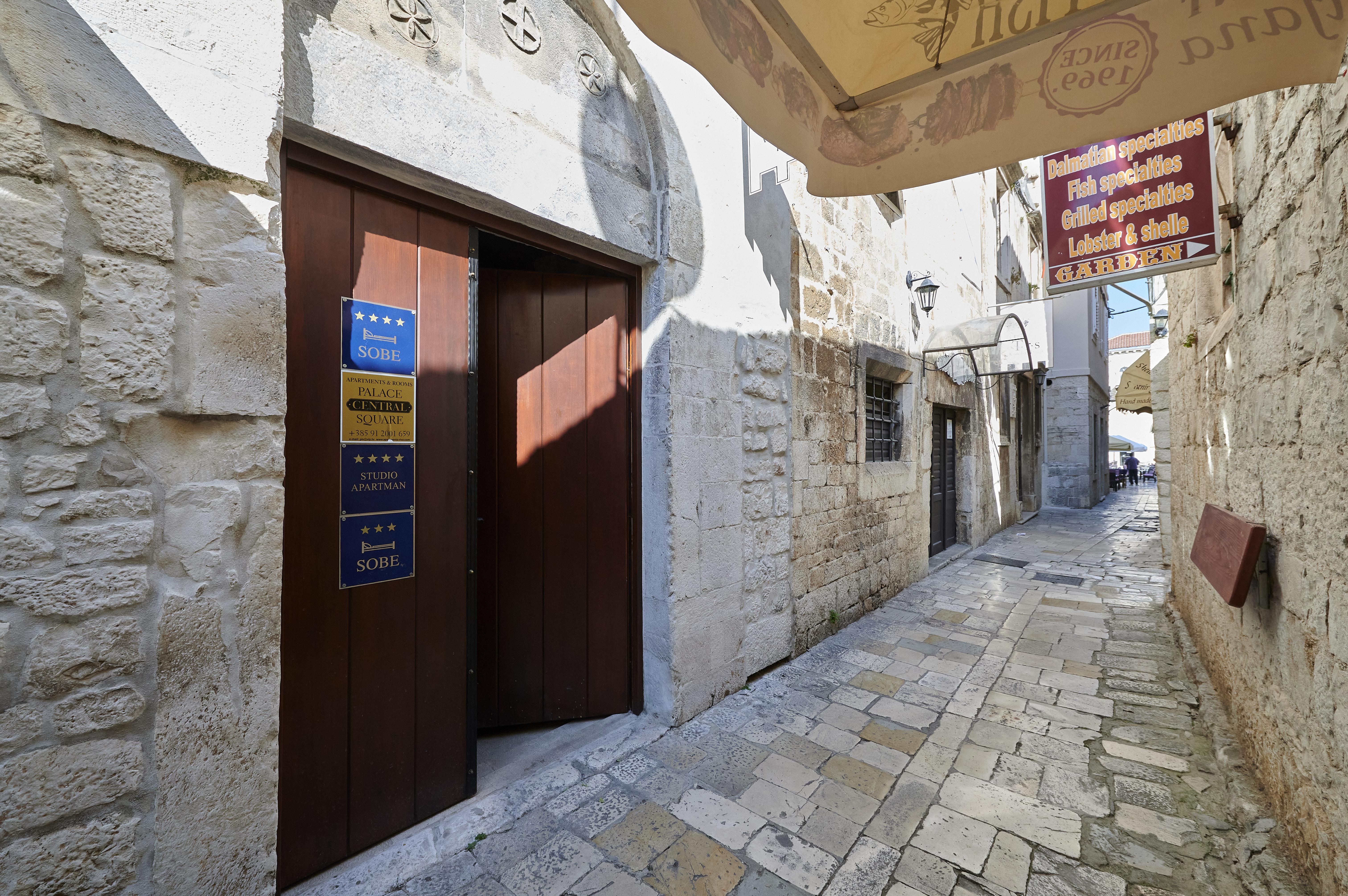 Palace Central Square Trogir Eksteriør bilde